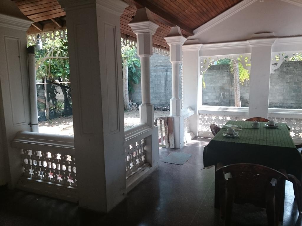 Lal House Apartment Хикадува Екстериор снимка
